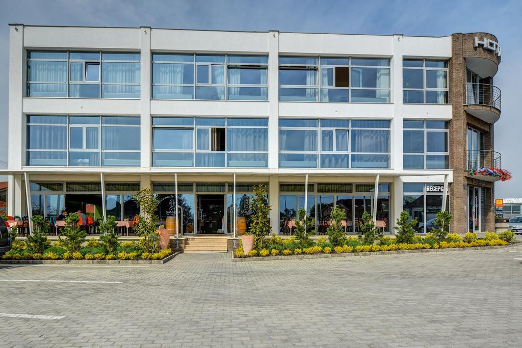 Hotel Samaria Samorin Exterior photo